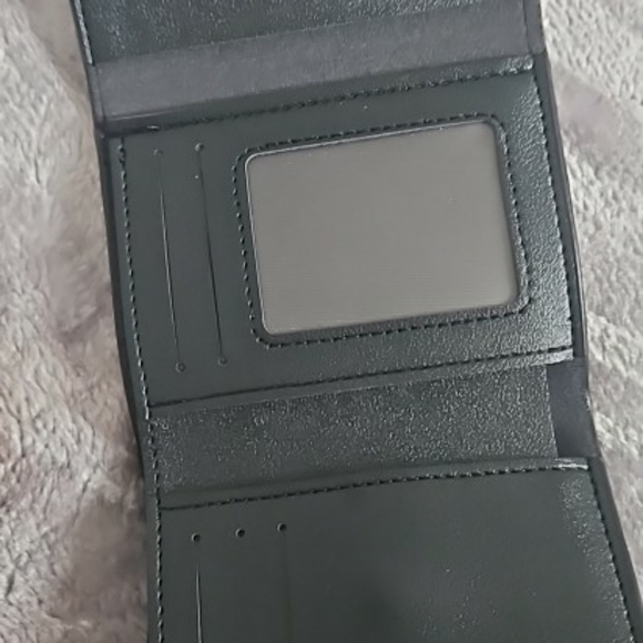 C Wallet - Picture 3 of 4